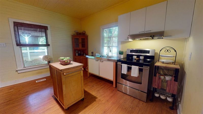 760 Rex Dr, Hillsborough, NC 27278