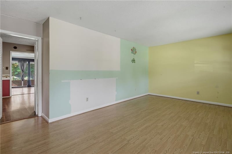 7601 Jennings Ln, Fayetteville, NC 28303