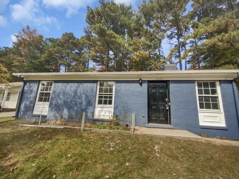 7604 Stuart Dr, Raleigh, NC 27615