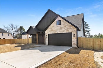 7605 Bellhop Dr, Fayetteville, NC 28306