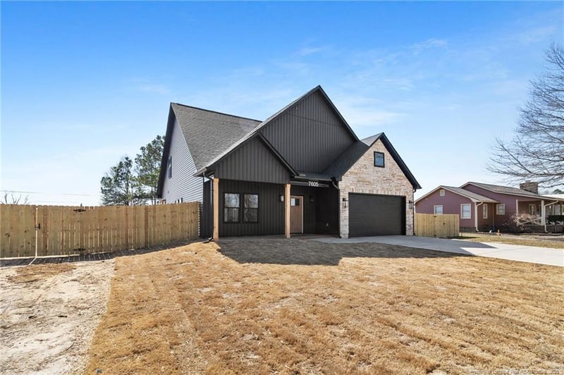 7605 Bellhop Dr, Fayetteville, NC 28306