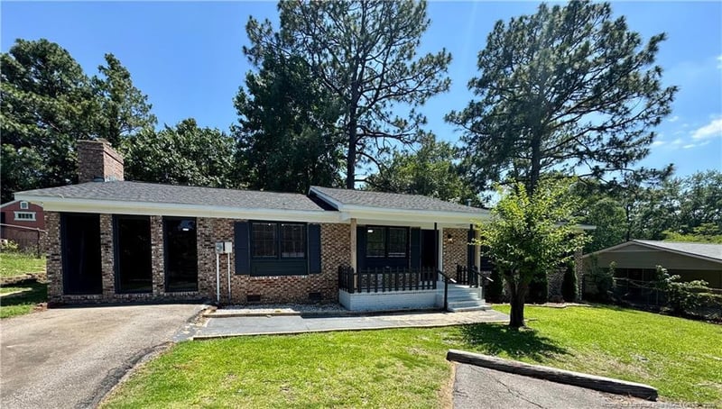 7605 Jennings Ln, Fayetteville, NC 28303