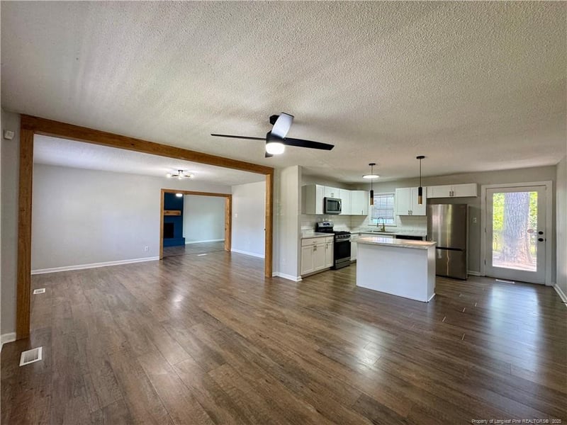 7605 Jennings Ln, Fayetteville, NC 28303