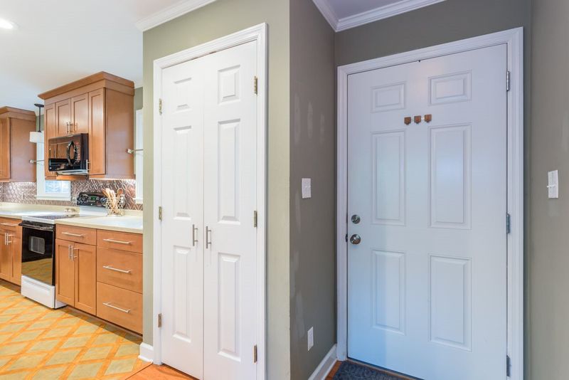 7605 Rambeau Cir, Raleigh, NC 27613