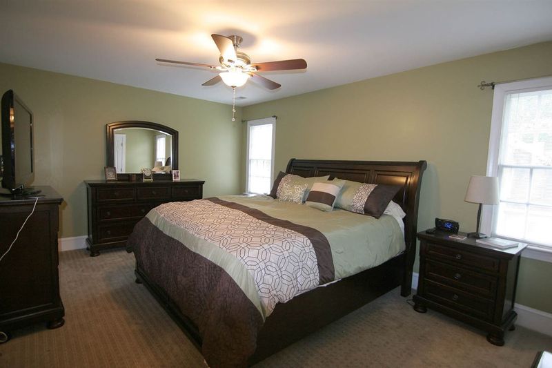7609 Pats Branch Dr, Raleigh, NC 27612