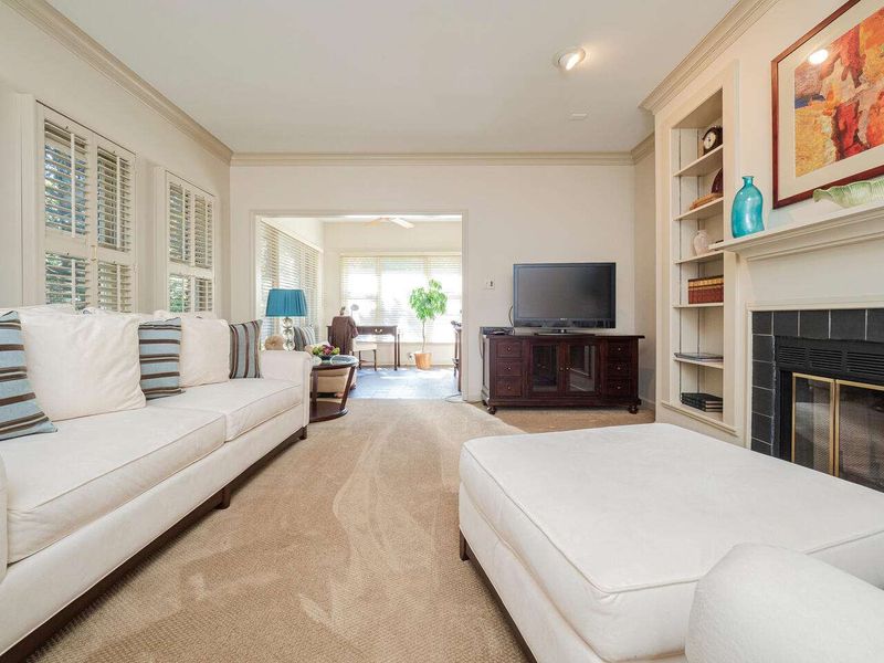 761 Bishops Park Dr #203, Raleigh, NC 27605