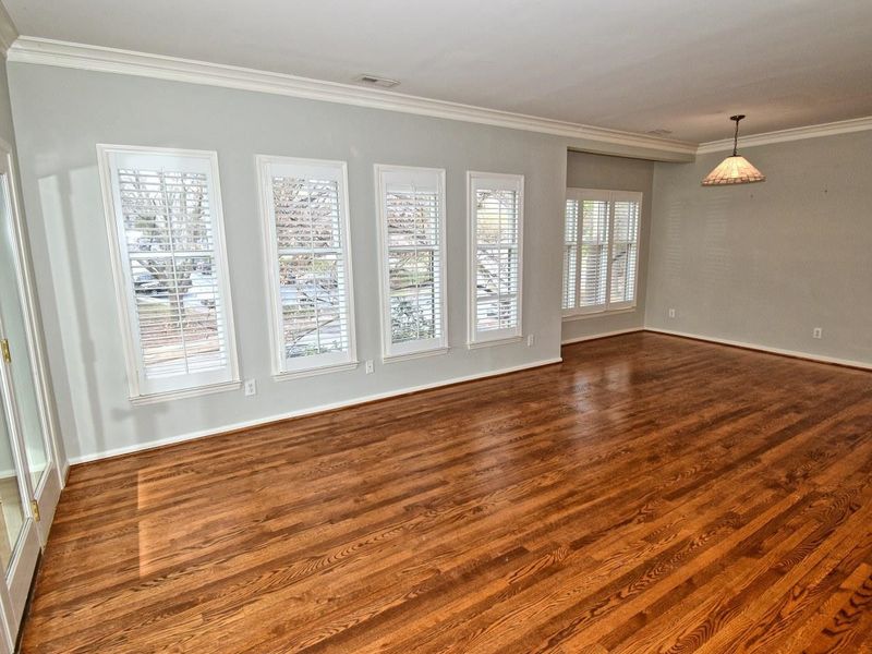 761 Bishops Park Ln #201, Raleigh, NC 27605