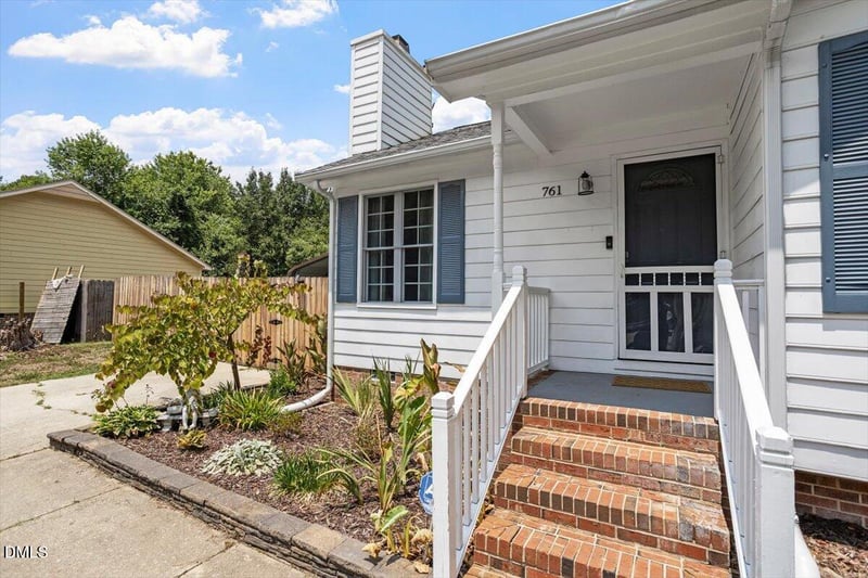 761 Cardinal Dr, Fuquay Varina, NC 27526