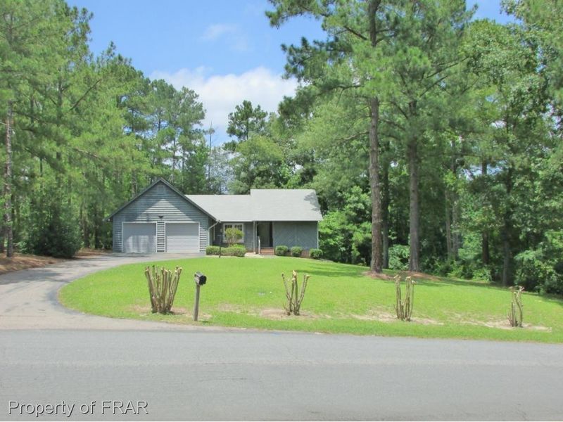 7610 Divot Dr, Sanford, NC 27332