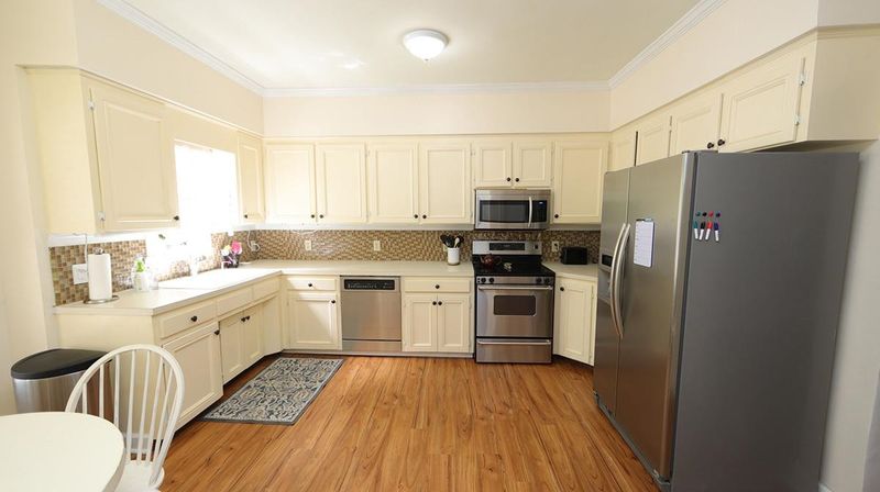 7614 Wilderness Rd, Raleigh, NC 27613