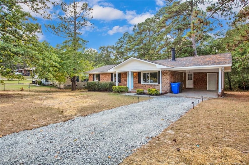 7618 Decatur Dr, Fayetteville, NC 28303