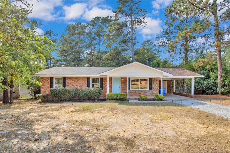 7618 Decatur Dr, Fayetteville, NC 28303