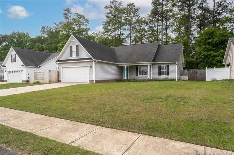 762 Conestoga Dr, Fayetteville, NC 28314