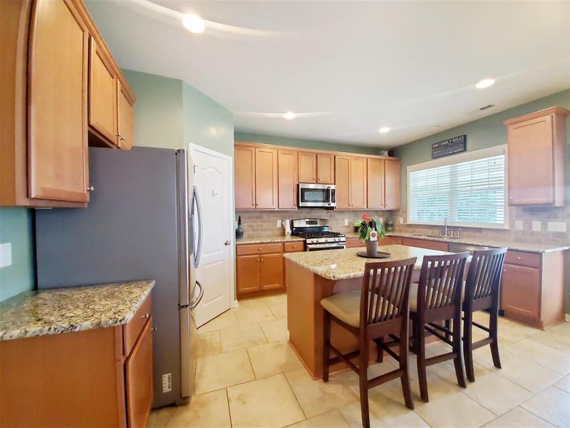 7621 Derek Dr, Raleigh, NC 27613