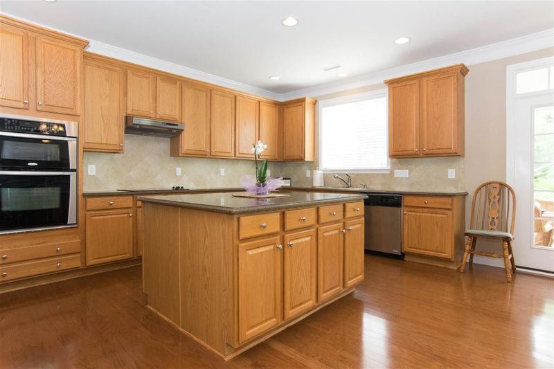 763 Averasboro Dr, Clayton, NC 27520