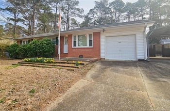 7631 Decatur Dr, Fayetteville, NC 28303