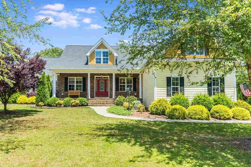 7633 Ladora Dr, Willow Springs, NC 27592
