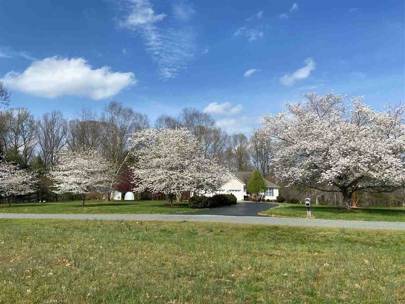 7637 Cummings Dr, Mebane, NC 27302