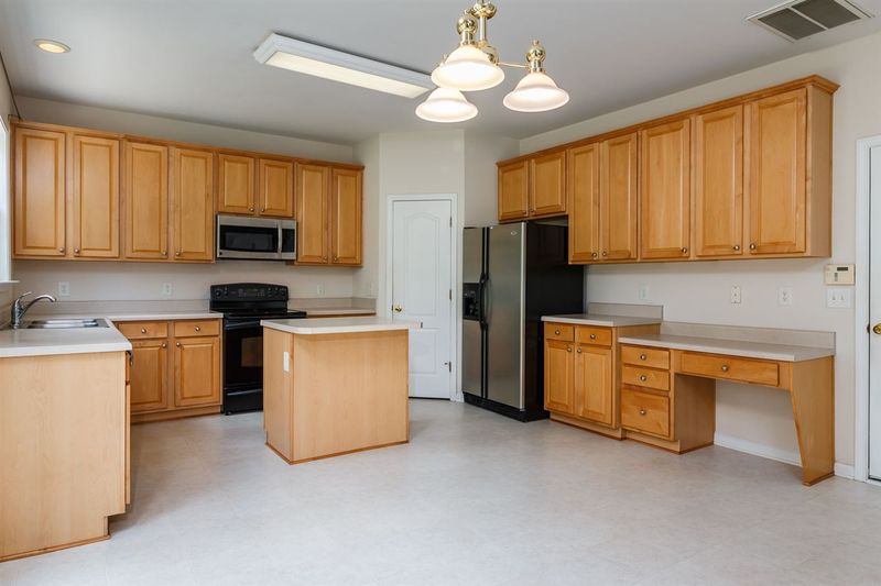 7640 Silver View Ln, Raleigh, NC 27613