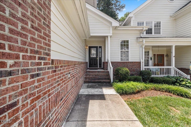 7647 Astoria Pl, Raleigh, NC 27612