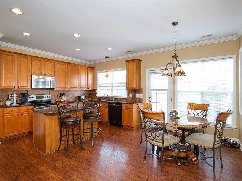 7647 Silver View Ln, Raleigh, NC 27613