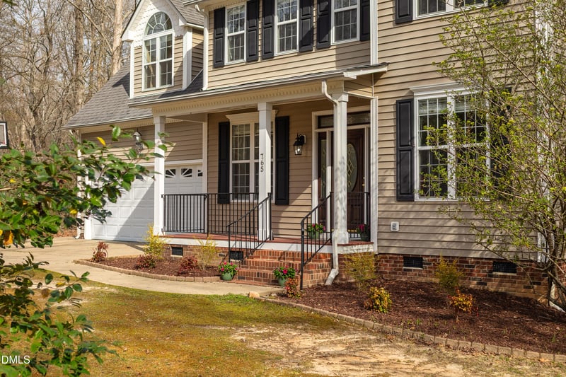 765 Carlton St, Clayton, NC 27520