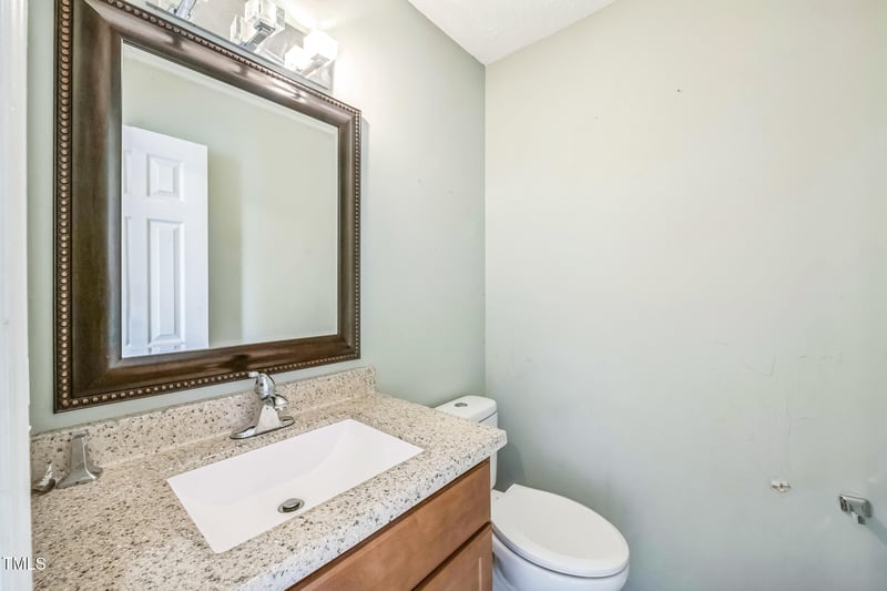 7667 Glenbrook Dr, Fayetteville, NC 28314