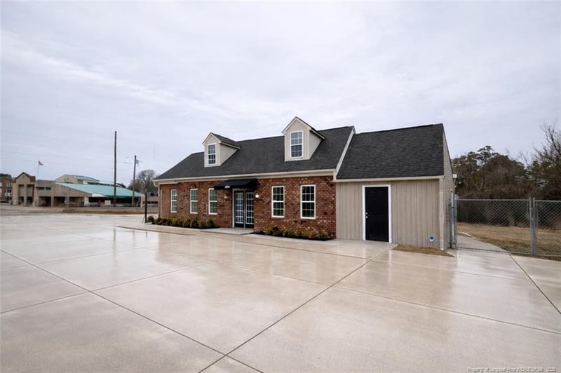 7670 Raeford Rd, Fayetteville, NC 28304