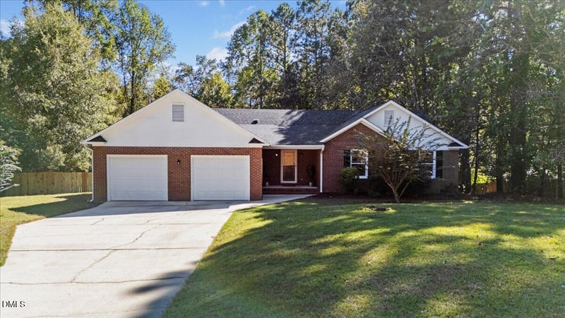 7679 Spurge Dr, Fayetteville, NC 28311