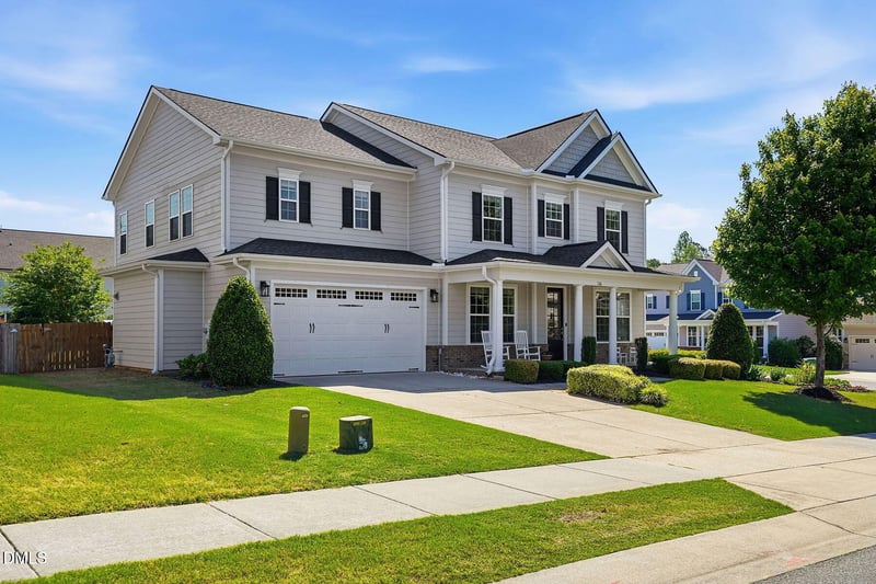 768 Kerr Lake Dr, Fuquay Varina, NC 27526