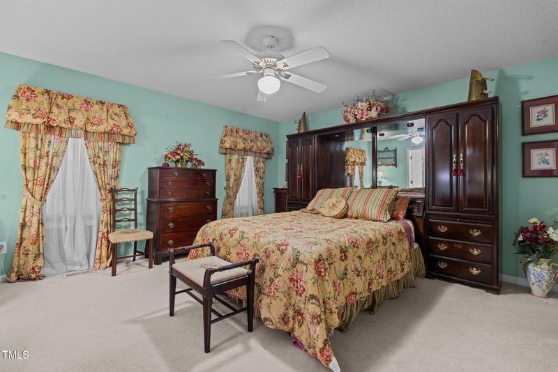 768 Troon Cir, Sanford, NC 27332