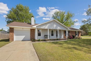7686 Beverly Dr, Fayetteville, NC 28314