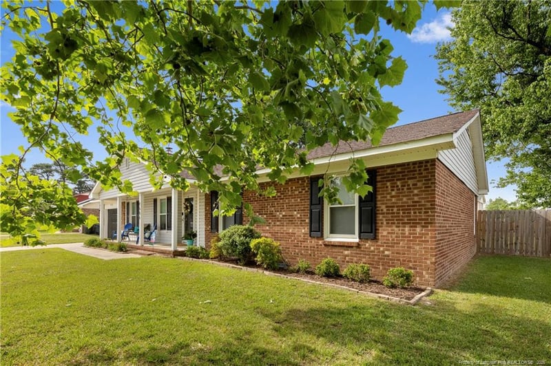 7686 Beverly Dr, Fayetteville, NC 28314