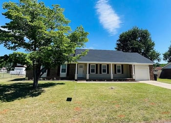 7690 Beverly Dr, Fayetteville, NC 28314