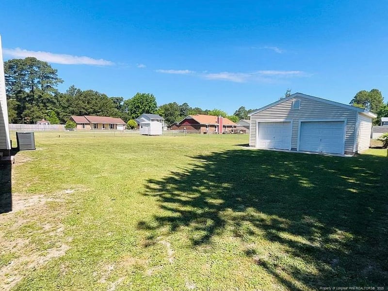 7690 Beverly Dr, Fayetteville, NC 28314