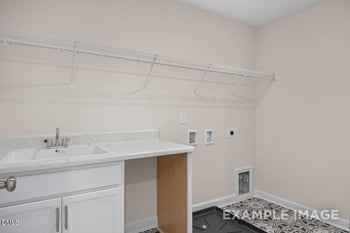 77 Charred Oak Ct, Lillington, NC 27546