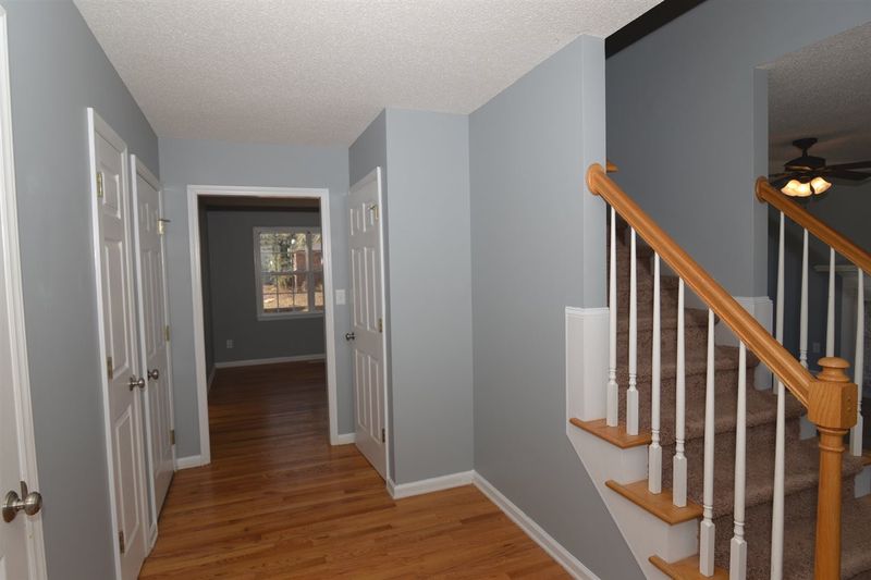 77 Oak Creek Dr, Clayton, NC 27520