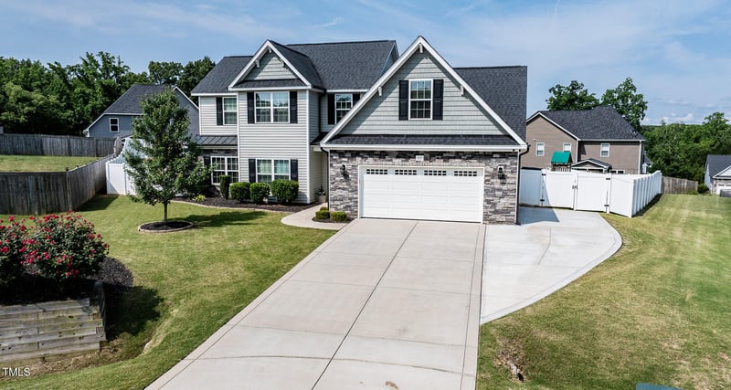 77 Redpine Ct, Clayton, NC 27520