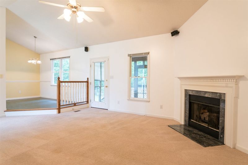 77 Richmond Dr, Clayton, NC 27527
