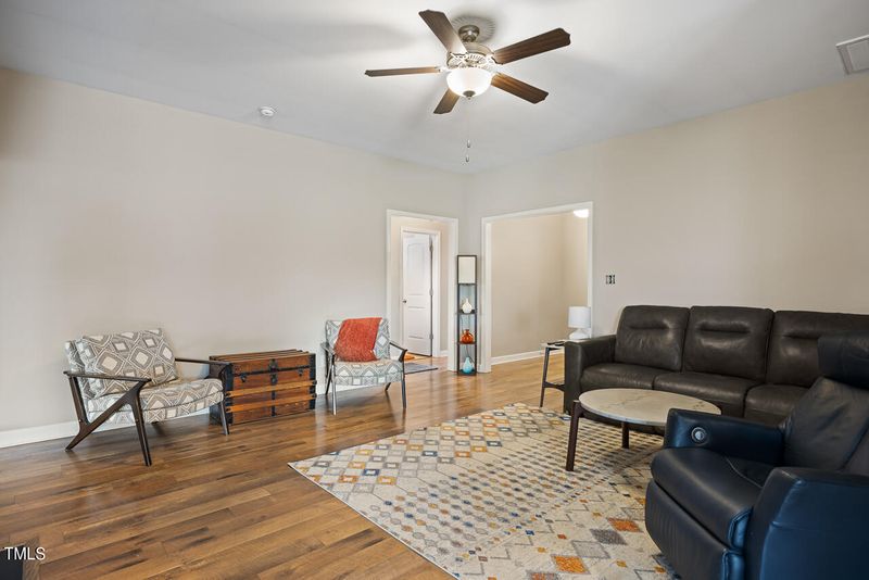 77 Rickenbacker Dr, Zebulon, NC 27597