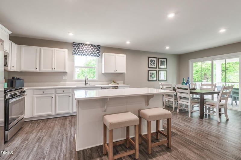 77 Saintsbury Dr, Fuquay Varina, NC 27526