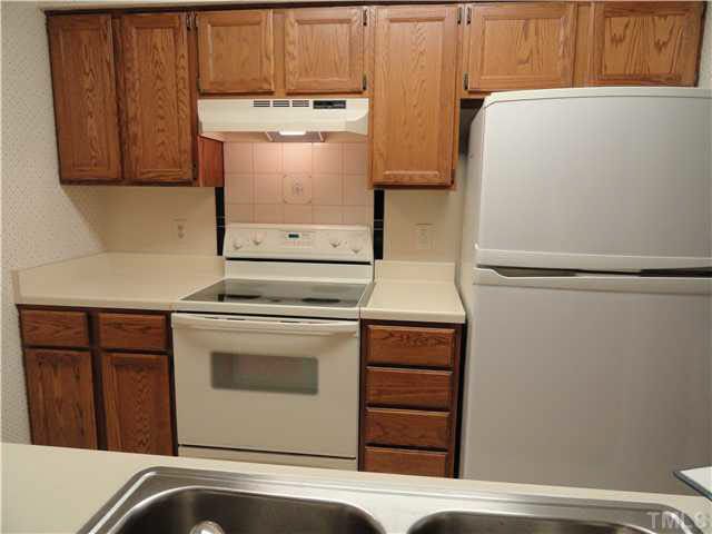 77 Stone Hill Ct, Durham, NC 27704