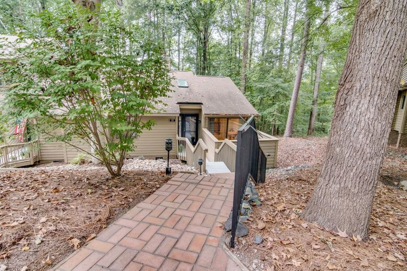 77 Stoneridge Rd, Durham, NC 27705