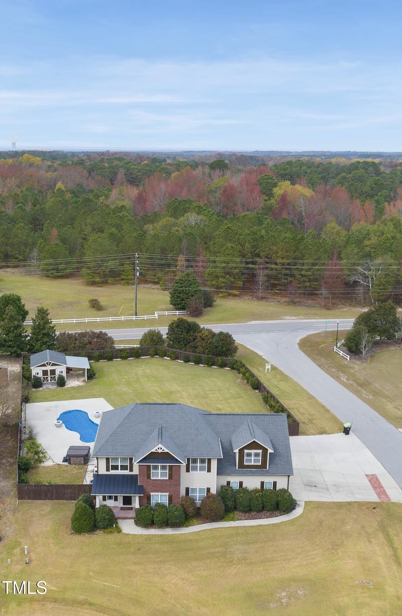 7700 Colmar Dr, Holly Springs, NC 27540