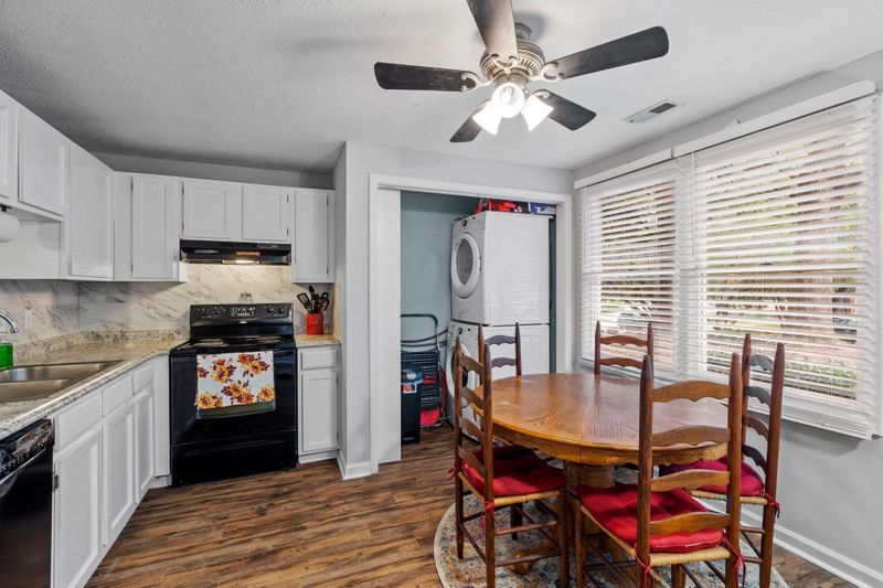7700 Crown Crest Ct, Raleigh, NC 27615