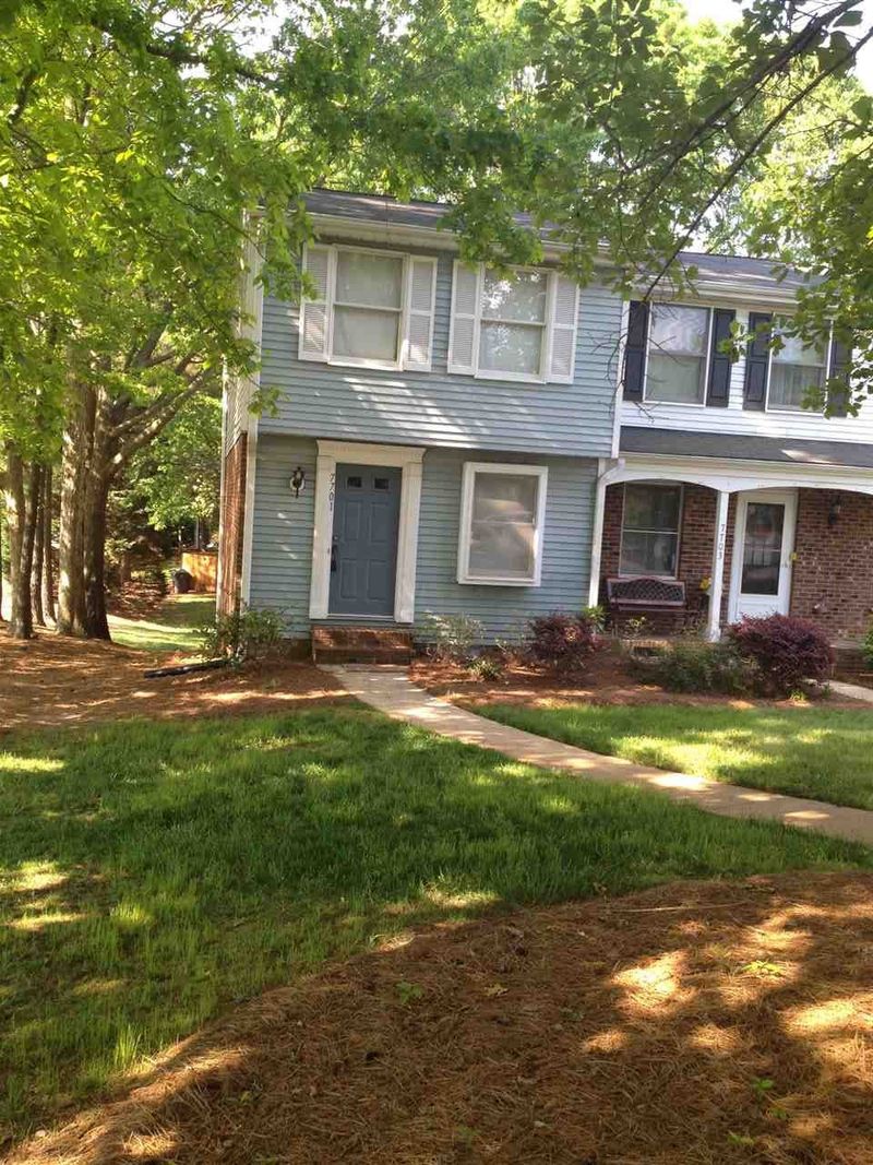 7701 Kingsberry Ct, Raleigh, NC 27614