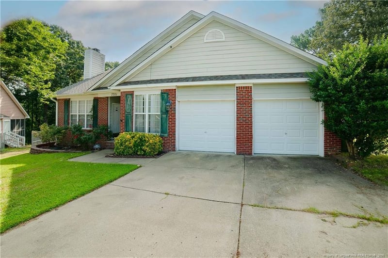 7701 Redwood Ave, Fayetteville, NC 28314