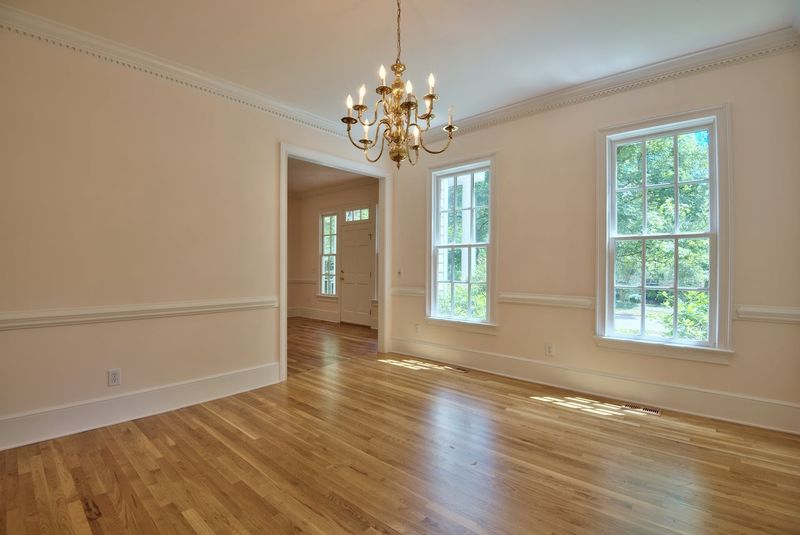 7704 Amesbury Dr, Chapel Hill, NC 27514