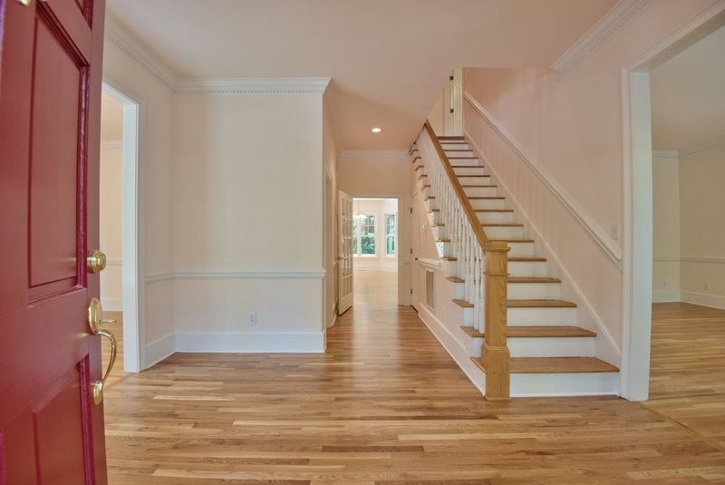 7704 Amesbury Dr, Chapel Hill, NC 27514
