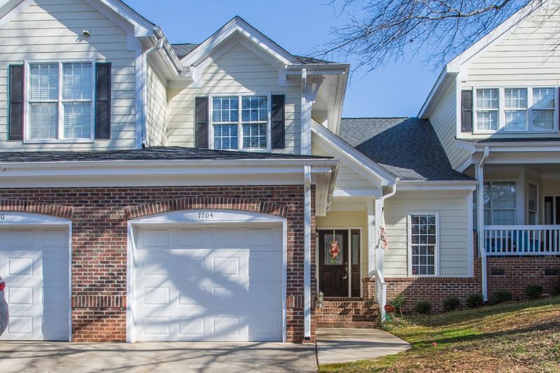 7704 Astoria Pl, Raleigh, NC 27612